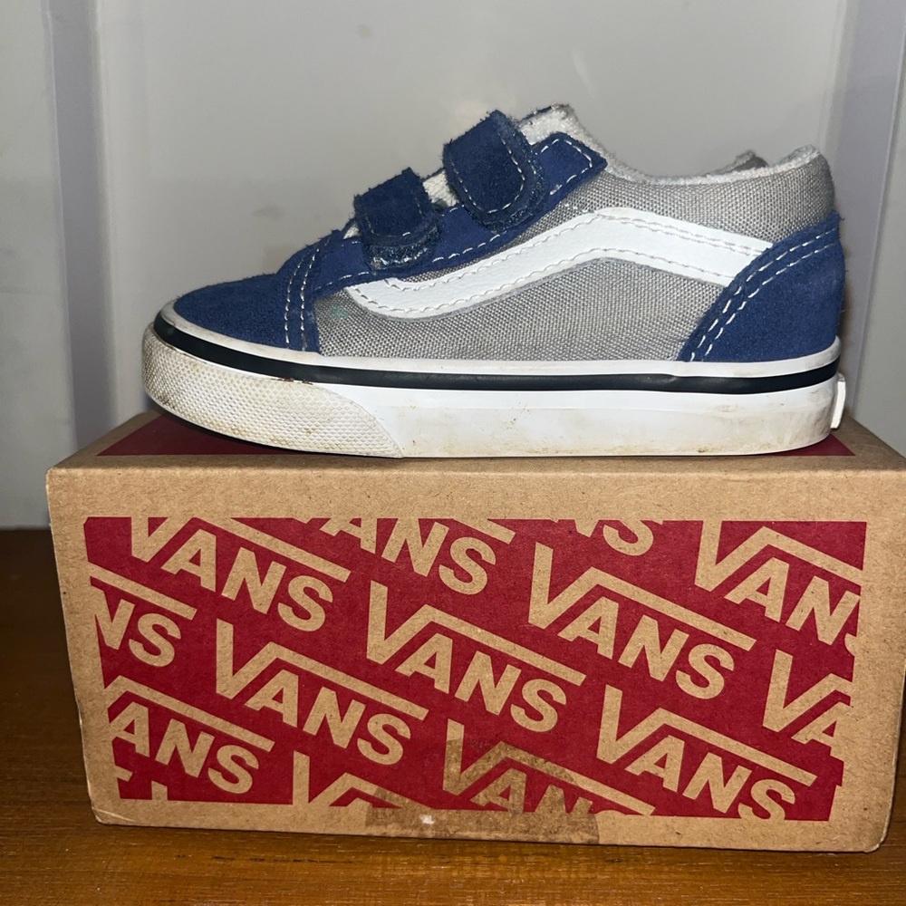 Vans Old Skool V Blue and Gray Toddler Sneakers sz 6